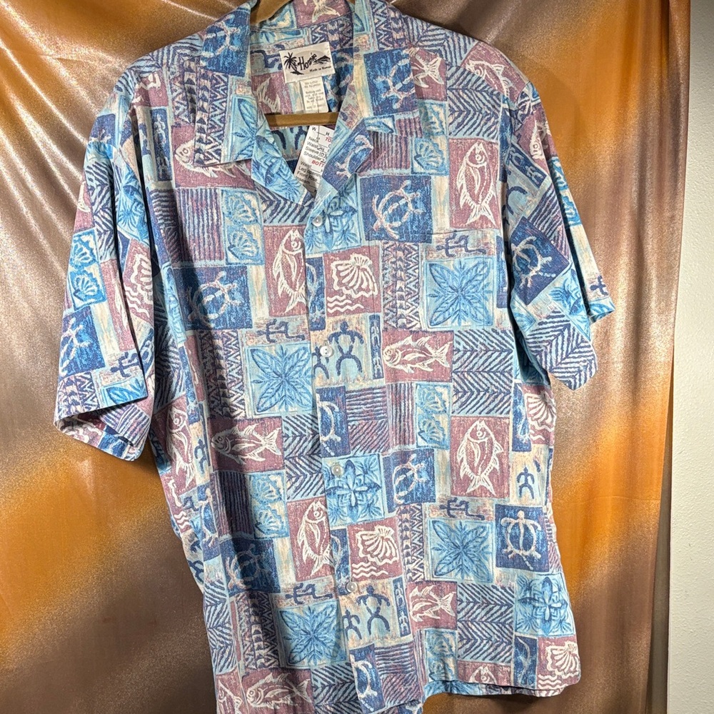 Howie XL made in Hawaii Blue‎ and Red Patterned Casual Shirt. Box H1